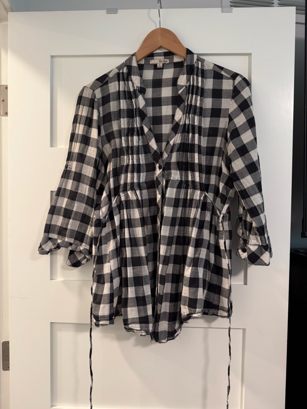 Be Bop Women’s Black & White Checkered Button-Front Top